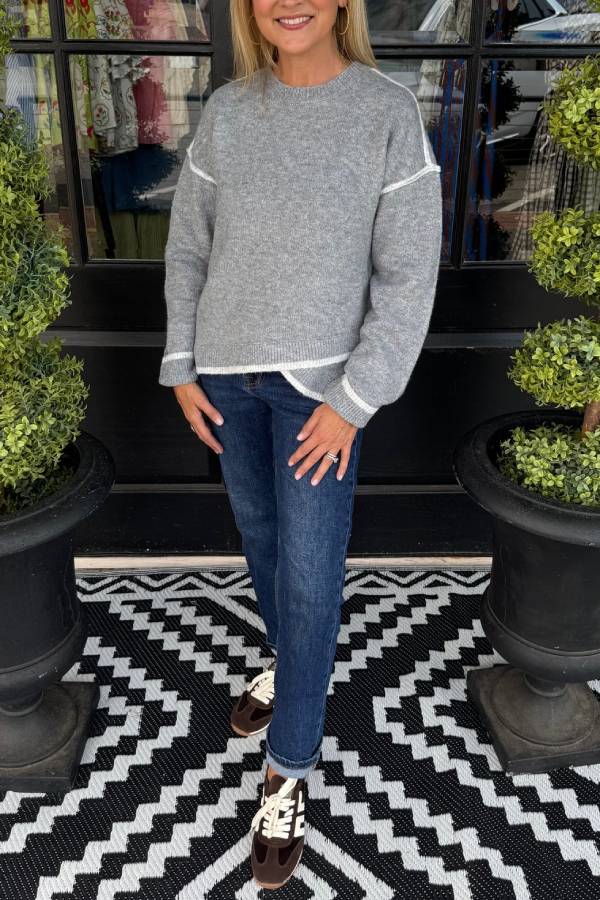 Women's Crew Neck Contrast Stitch Long Sleeve Knit Sweater