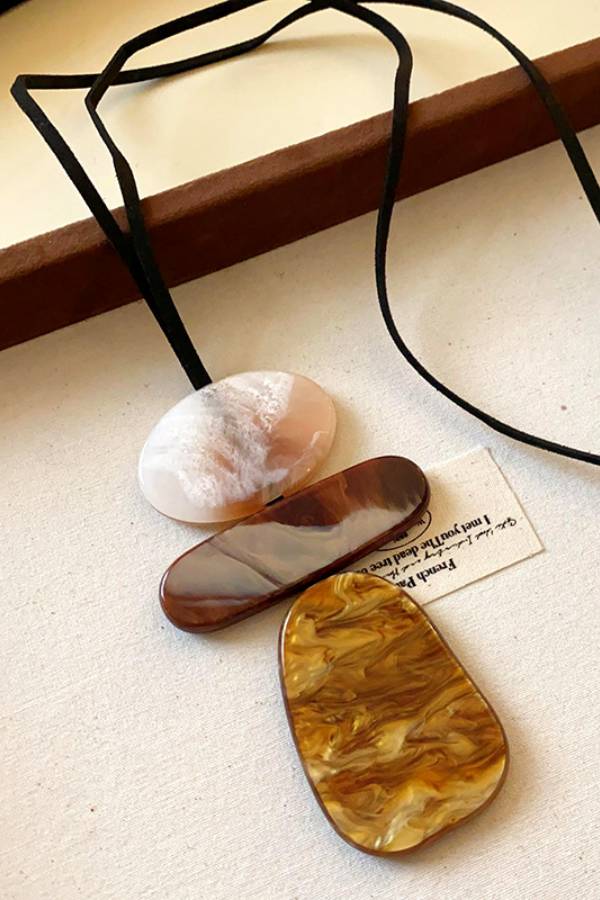 Vintage geometric resin pendant long necklace