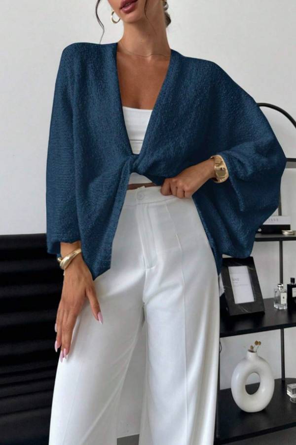 Knitted cardigan with batwing sleeves