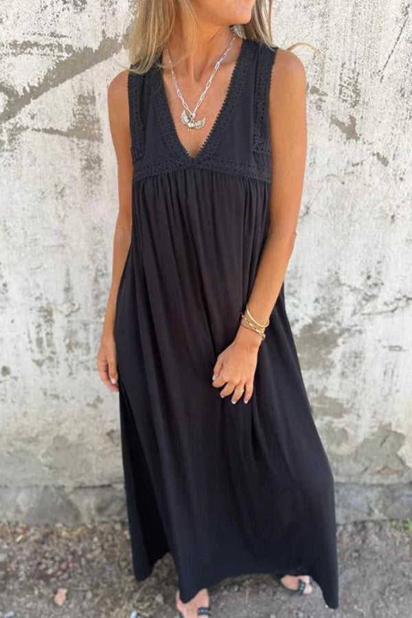 Lace sleeveless V-neck black dress