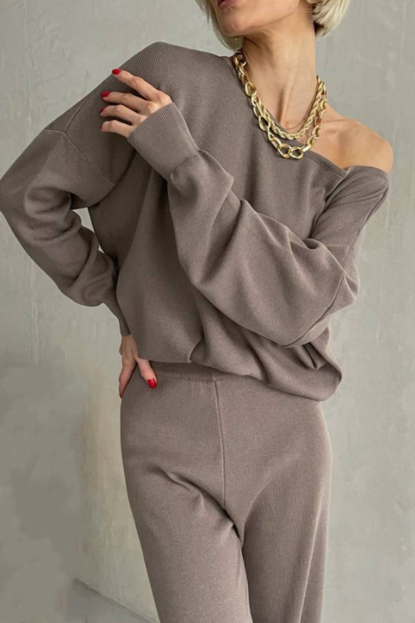 Off-shoulder knit wide-leg pants suit