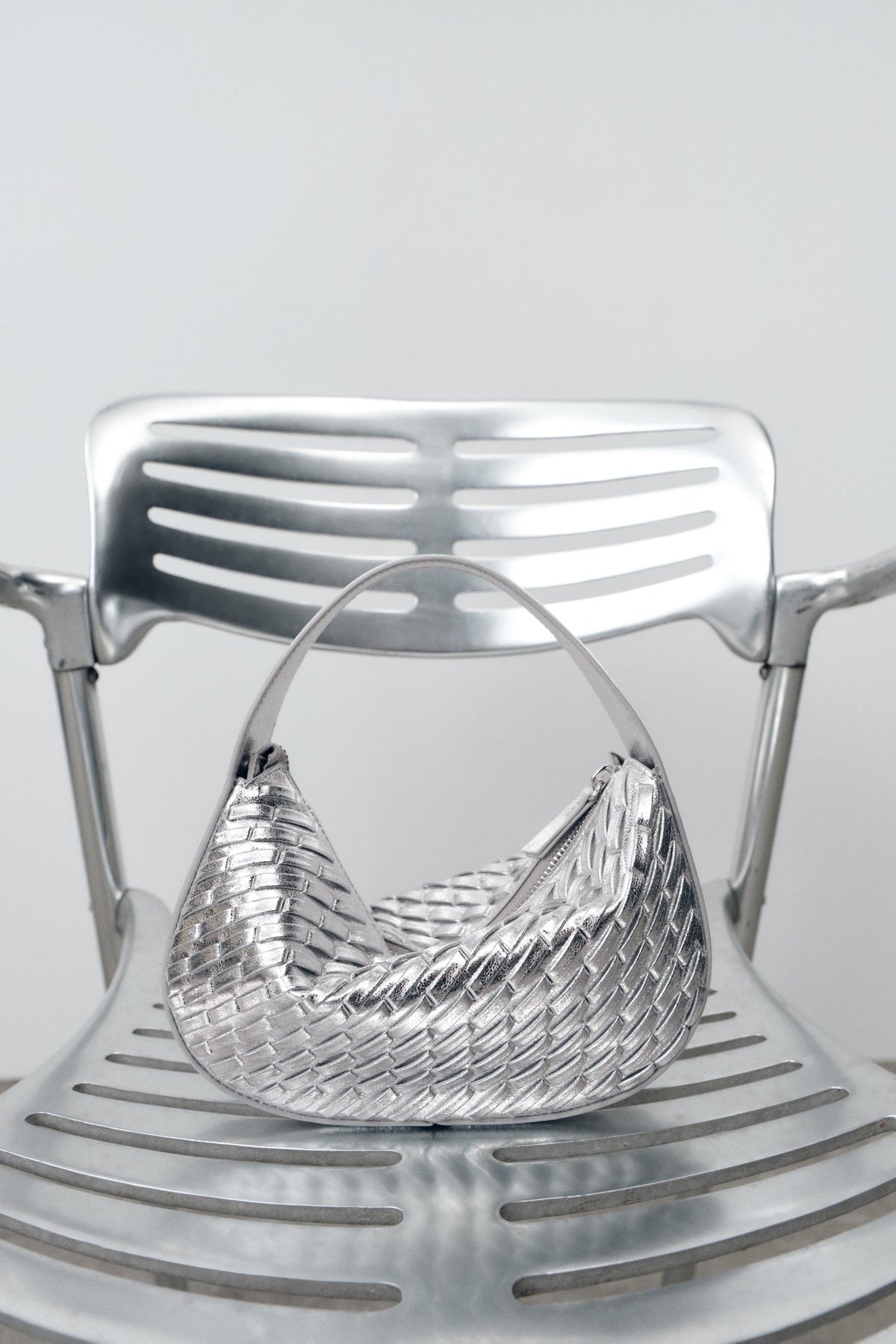 WOVEN EFFECT HANDBAG