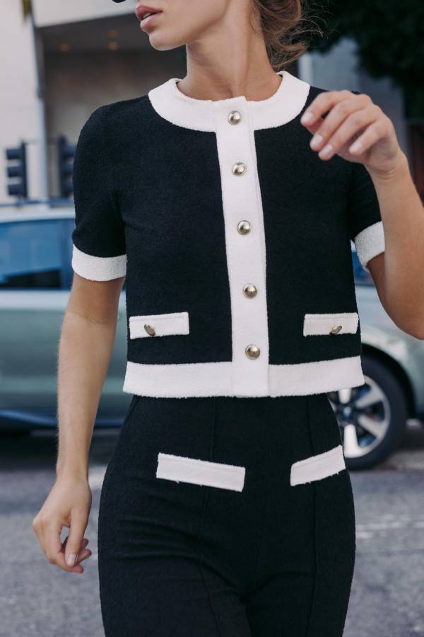Fashionable Contrast Color Knitted Short-sleeved Button-down Top
